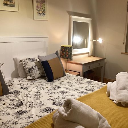 Appartamento Roundstone Retreats Roundstone Harbour Lights Esterno foto