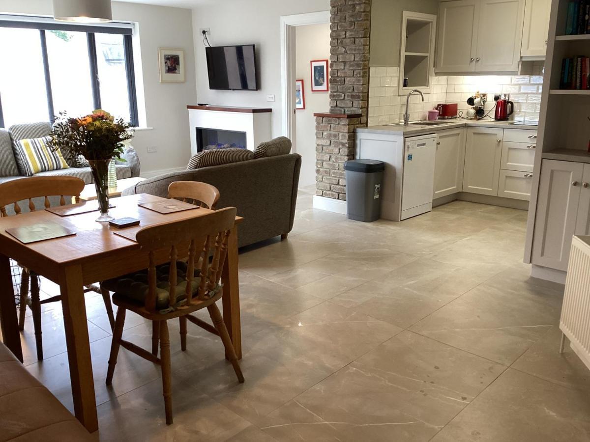 Appartamento Roundstone Retreats Roundstone Harbour Lights Esterno foto