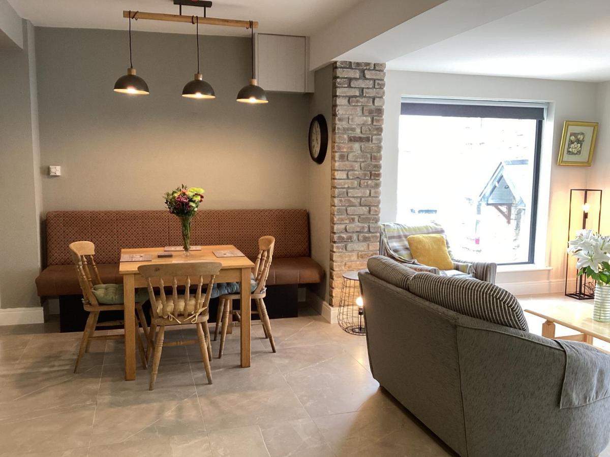Appartamento Roundstone Retreats Roundstone Harbour Lights Esterno foto
