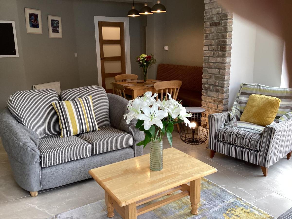 Appartamento Roundstone Retreats Roundstone Harbour Lights Esterno foto