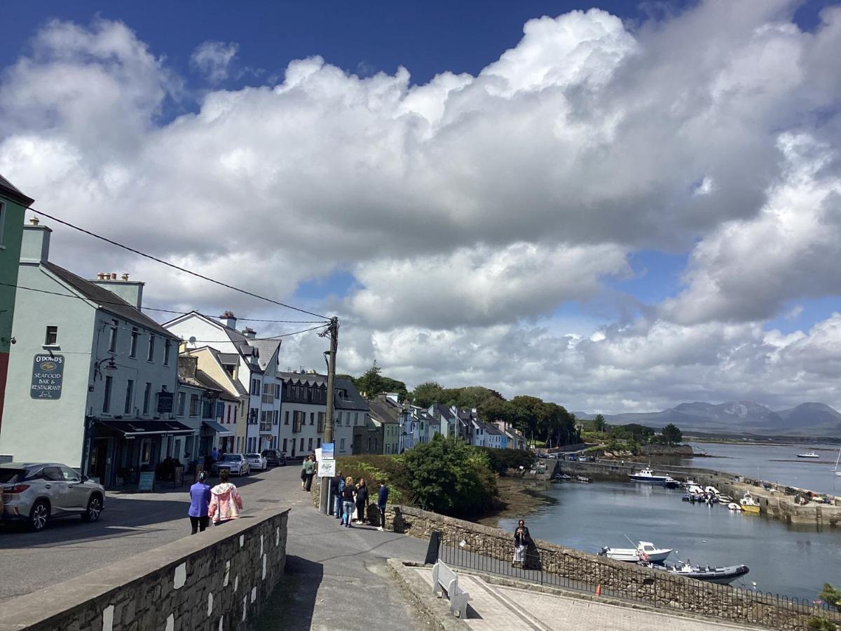 Appartamento Roundstone Retreats Roundstone Harbour Lights Esterno foto
